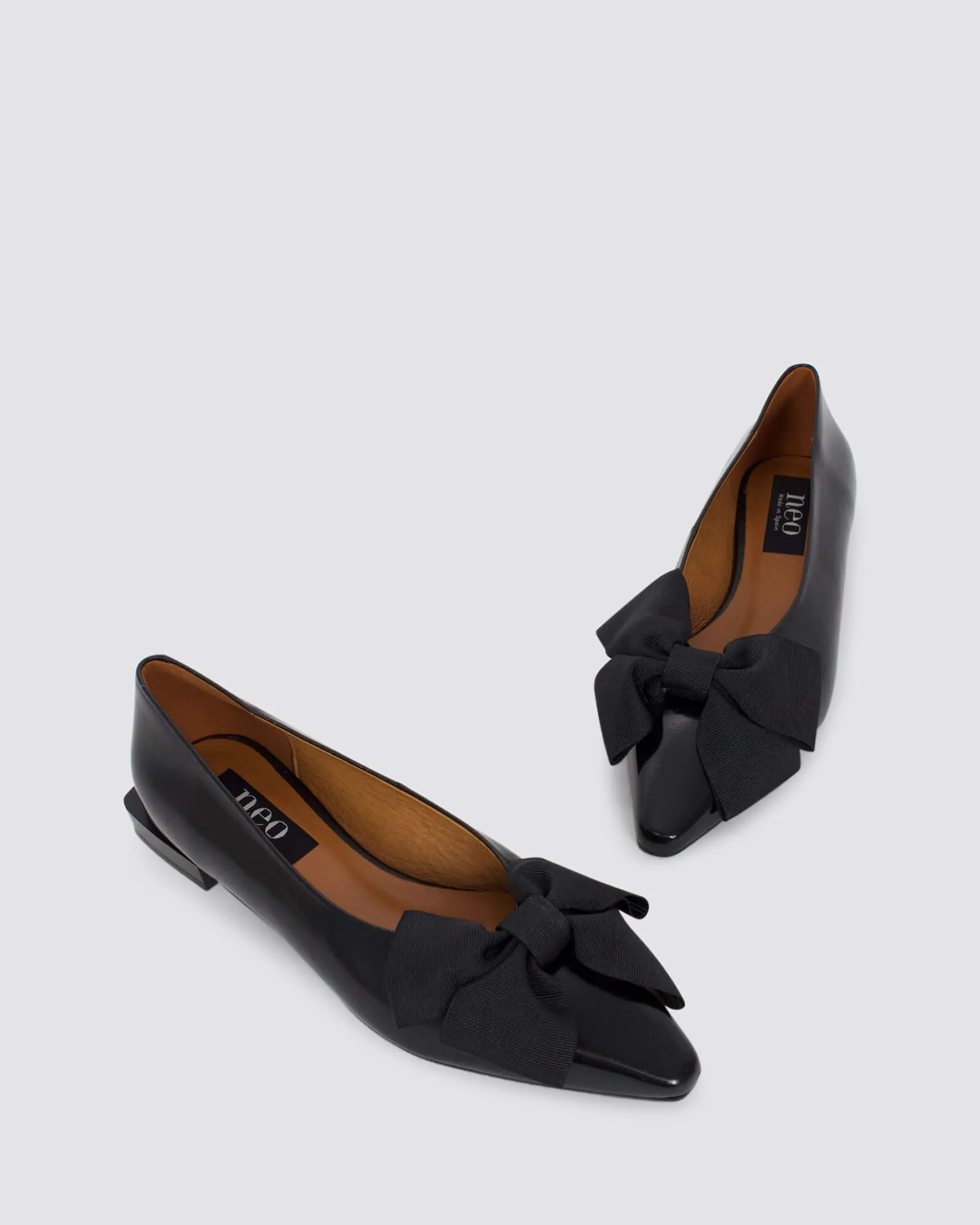 AG-24631 FLATS BLACK LEATHER