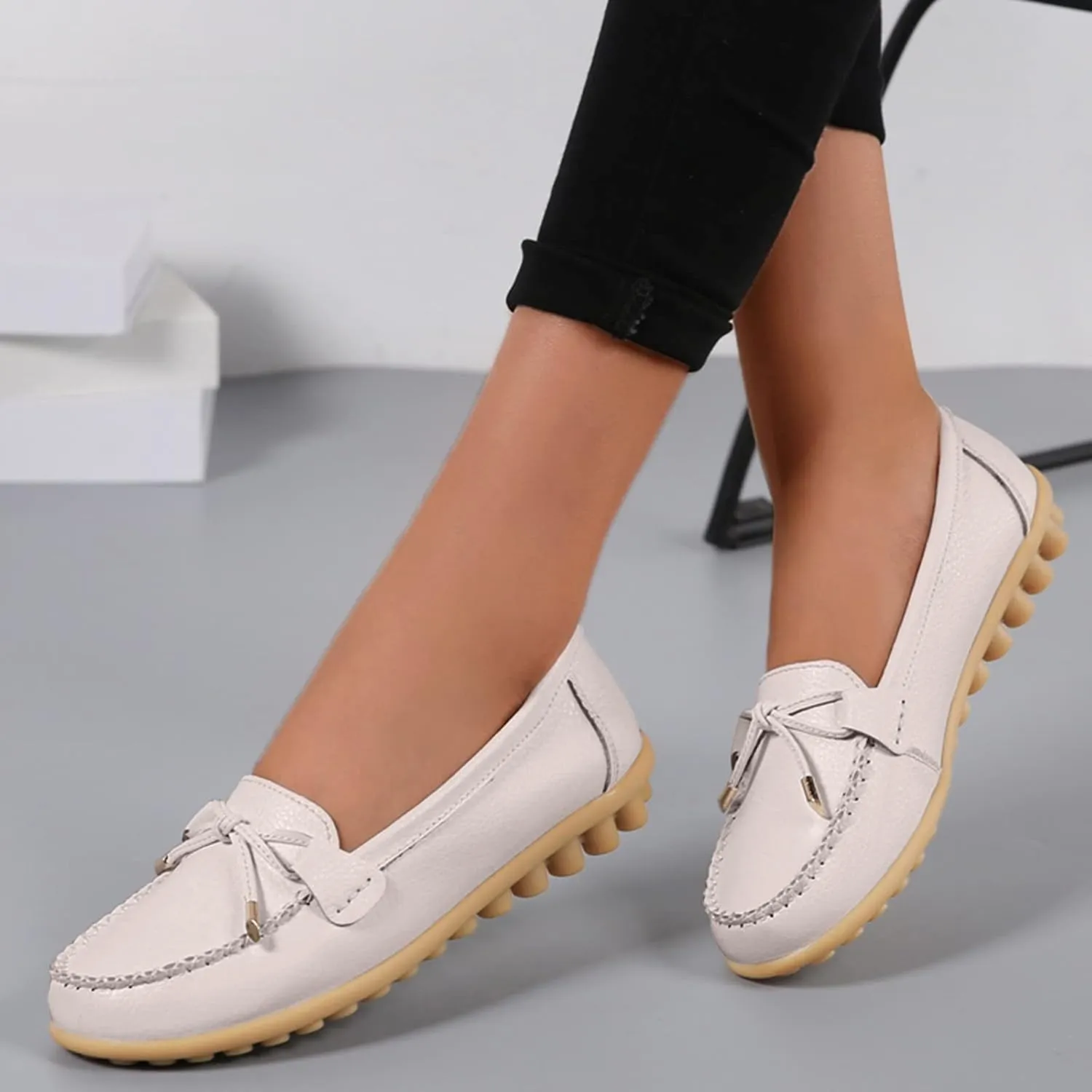 AMDBEL Flats Shoes Women Dressy Comfortable Women's Leather Slip On Loafers Casual Round Toe Moccasins Wild Driving Boat Flat