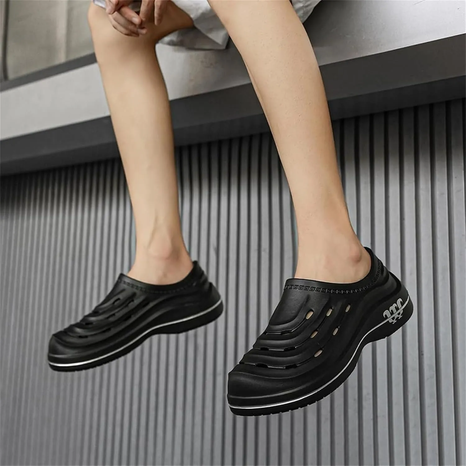 Armadillo Clogs Nurse Shoes for Women Men Non Slip Chef Shoes Oil Resistant Kitchen Work Boots for Men Waterproof Wide Width Sneakers Health Care and Food Service Shoe Garden Unisex