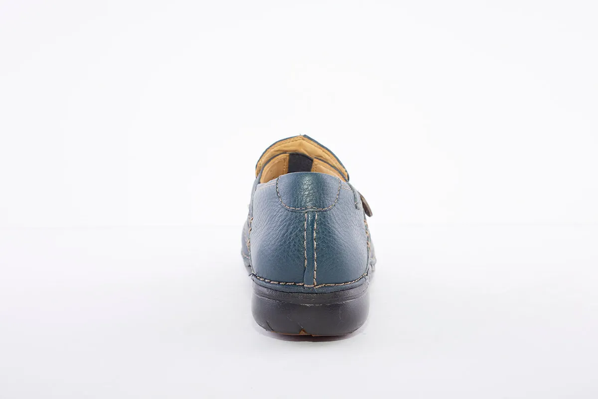 CLARKS - Un Loop Navy Leather