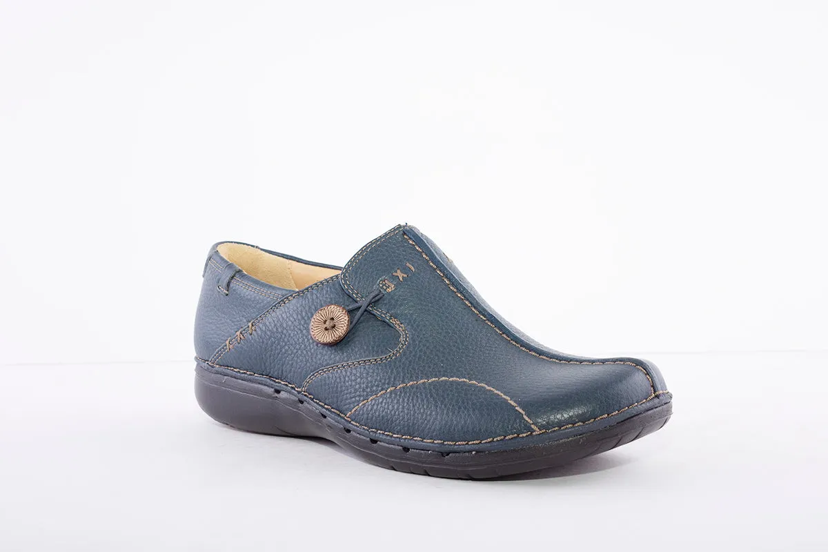 CLARKS - Un Loop Navy Leather
