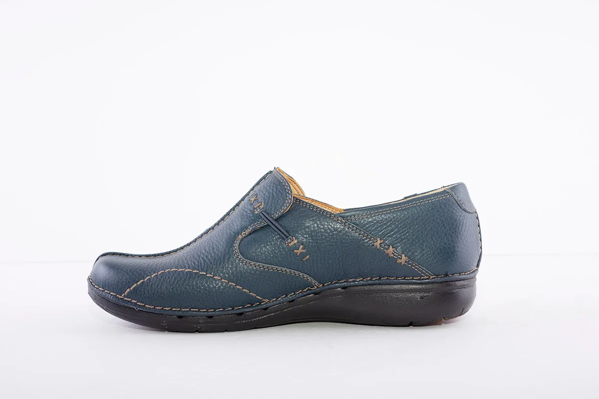 CLARKS - Un Loop Navy Leather