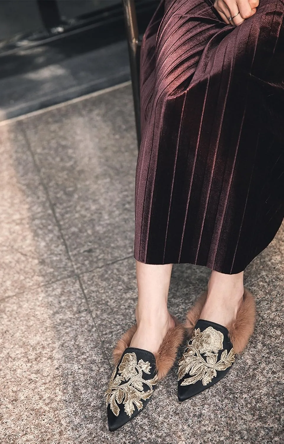 Divanne Slip On Loafers, Womens Embroidery Mule Shoes with Plush Lamb Fur Velvet Backless Pointed Toe Mule Slide