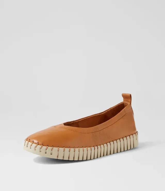 Django & Juliette 'Heaton'  - Dark Tan Almond Sole