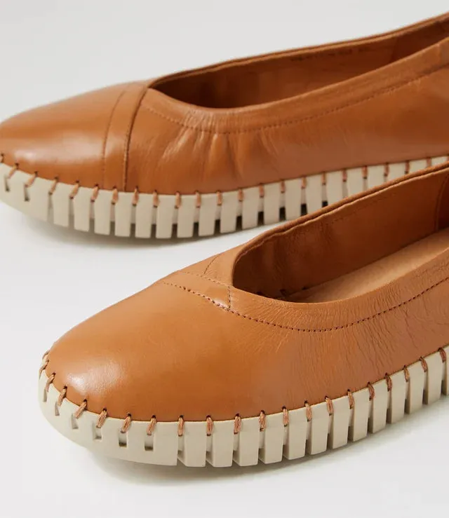 Django & Juliette 'Heaton'  - Dark Tan Almond Sole
