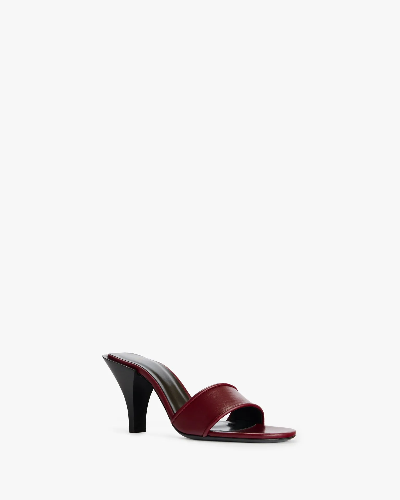 Drive in Bordeaux Leather
