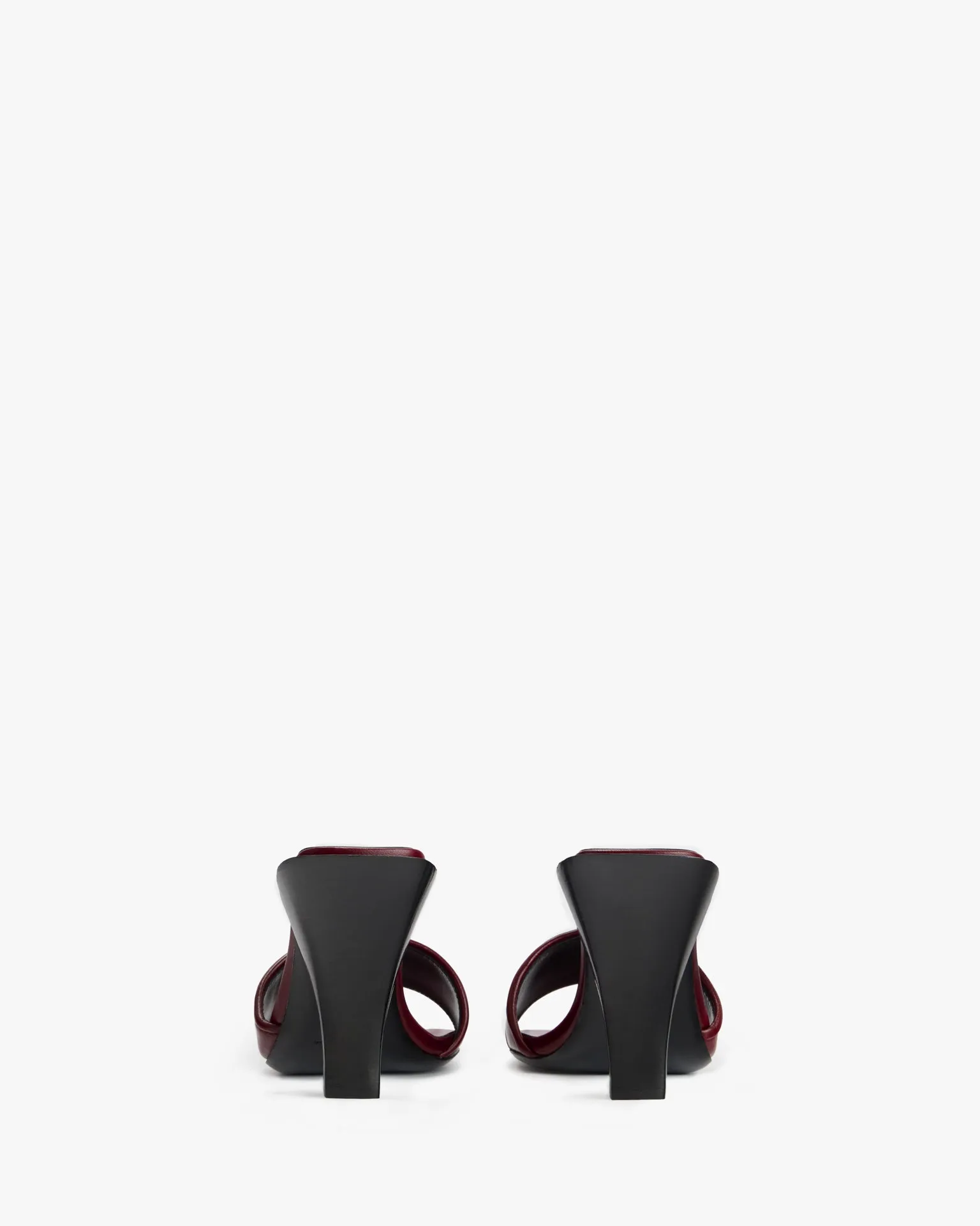 Drive in Bordeaux Leather