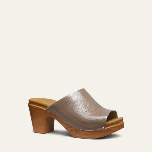 Frida Clog Patent Taupe