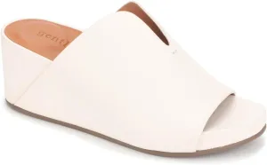 Gentle Souls by Kenneth Cole Women's Gisele 65 Mule Heeled Sandal