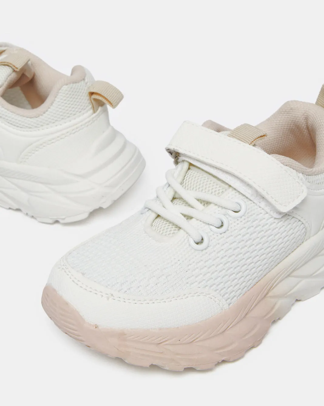 Girls White Textured Velcro Trainer