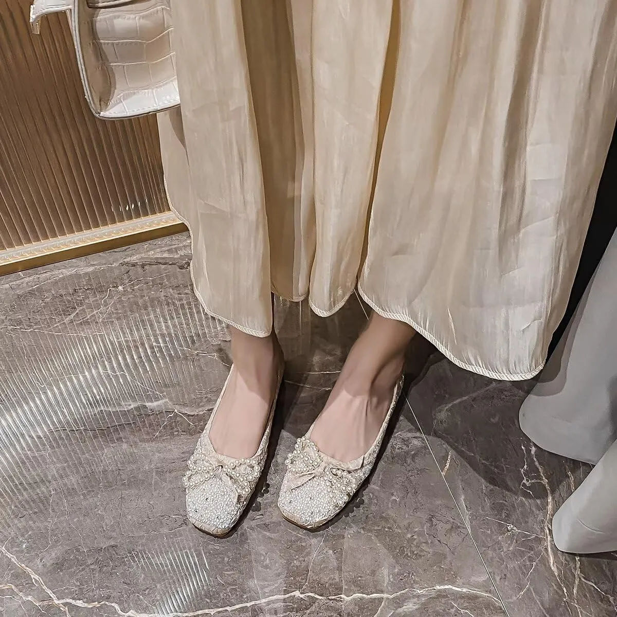 Hee grand Women Crystals Bowknot Ballet Flats Square Toe Slip On Flat Shoes Fashion Rhinestones Dress Shoes