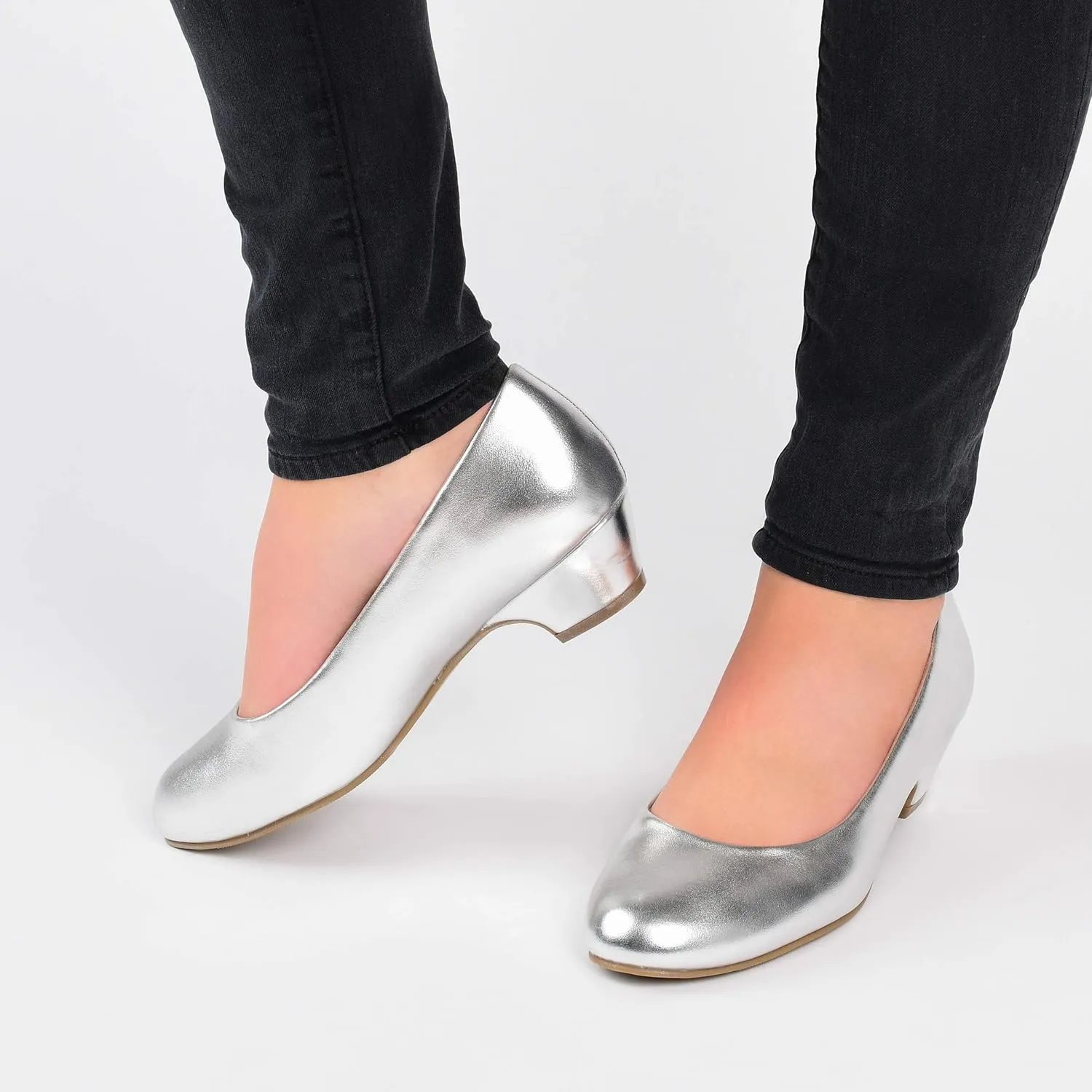 Journee Women's Comfort SAAR Pumps