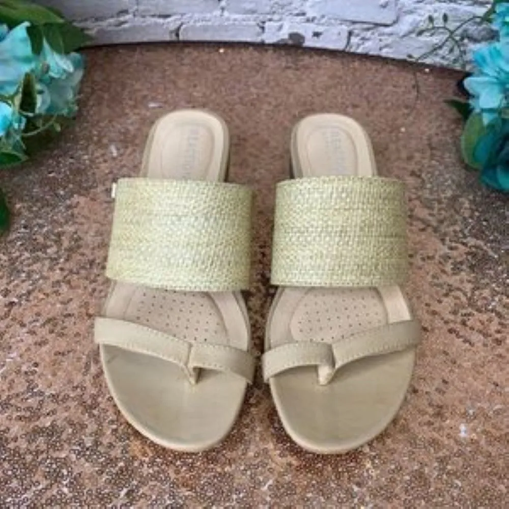 Kenneth Cole Reaction Women's Late Raffia Thong Mule