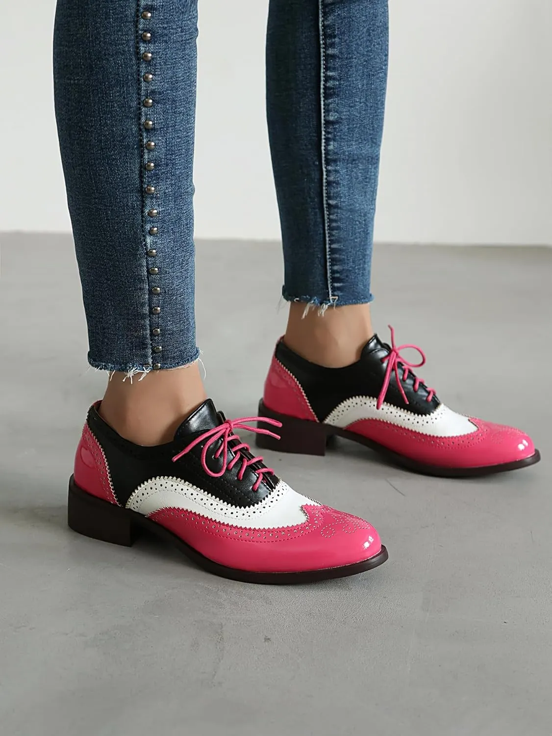 Lace-up Wingtips Oxford Shoes for Women Cutout Brogues Saddle Shoes