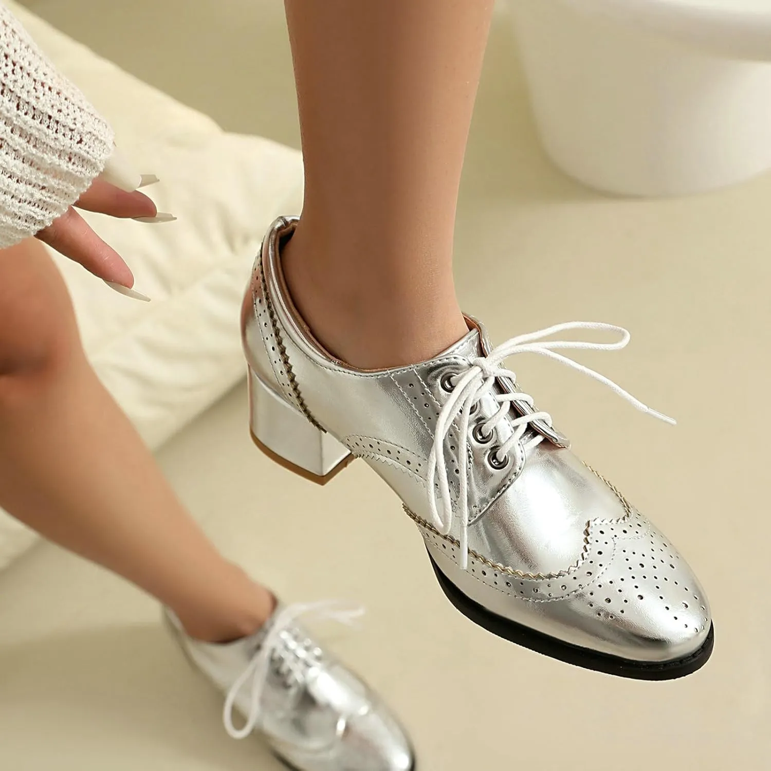 Meefit Women Lace Up Oxford Shoes Perforated Wingtip Shoes Chunky Heel Brogue Shoes,Round Toe Saddle Oxford Shoes