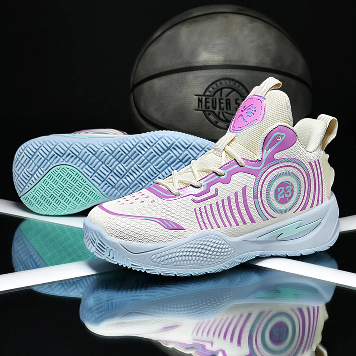 Men's High-Top Basketball ShoesWear-Resistant and Anti-Slip Soles Running Shoes Graffiti Design Fashionable Sports Shoes