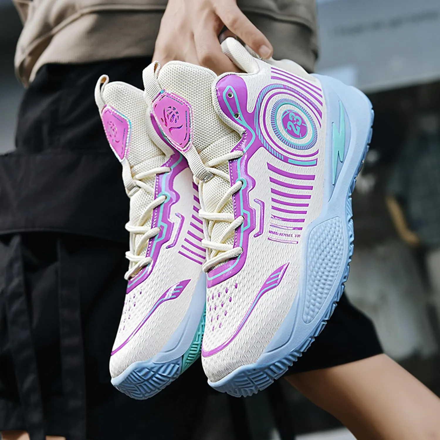 Men's High-Top Basketball ShoesWear-Resistant and Anti-Slip Soles Running Shoes Graffiti Design Fashionable Sports Shoes