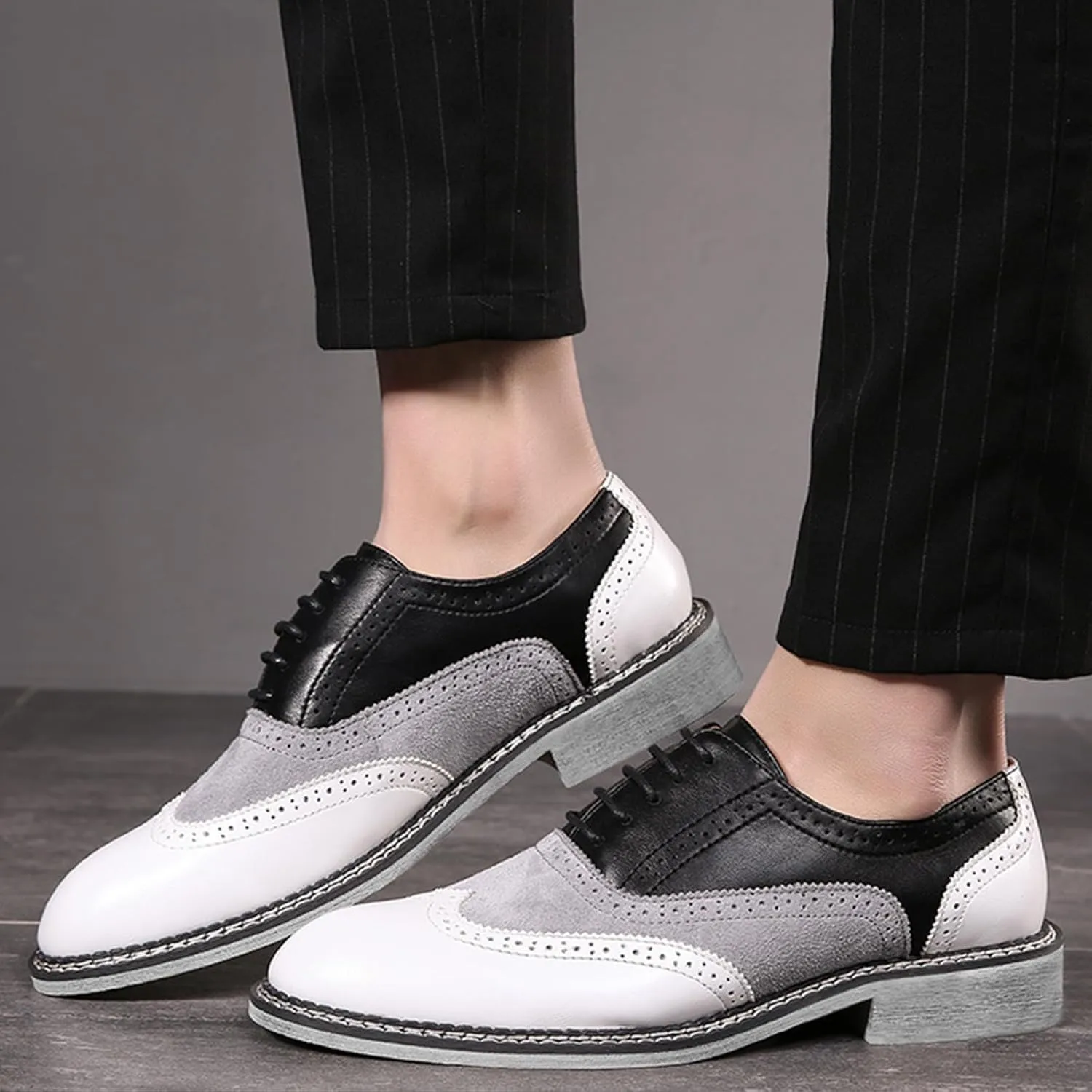 Men's Leather lace-up Brogues Dress Oxford Shoes Classic Wingtip Two Tone Derby Gatsby Prom Shoes Fashion Round Toe Business Formal Leather Shoes