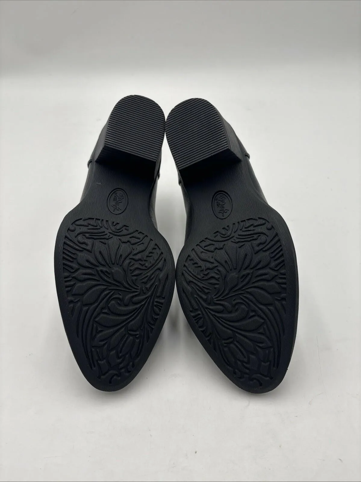 NWOB Women’s Eurosoft Augusta Heeled Loafers Black Size 6M/37
