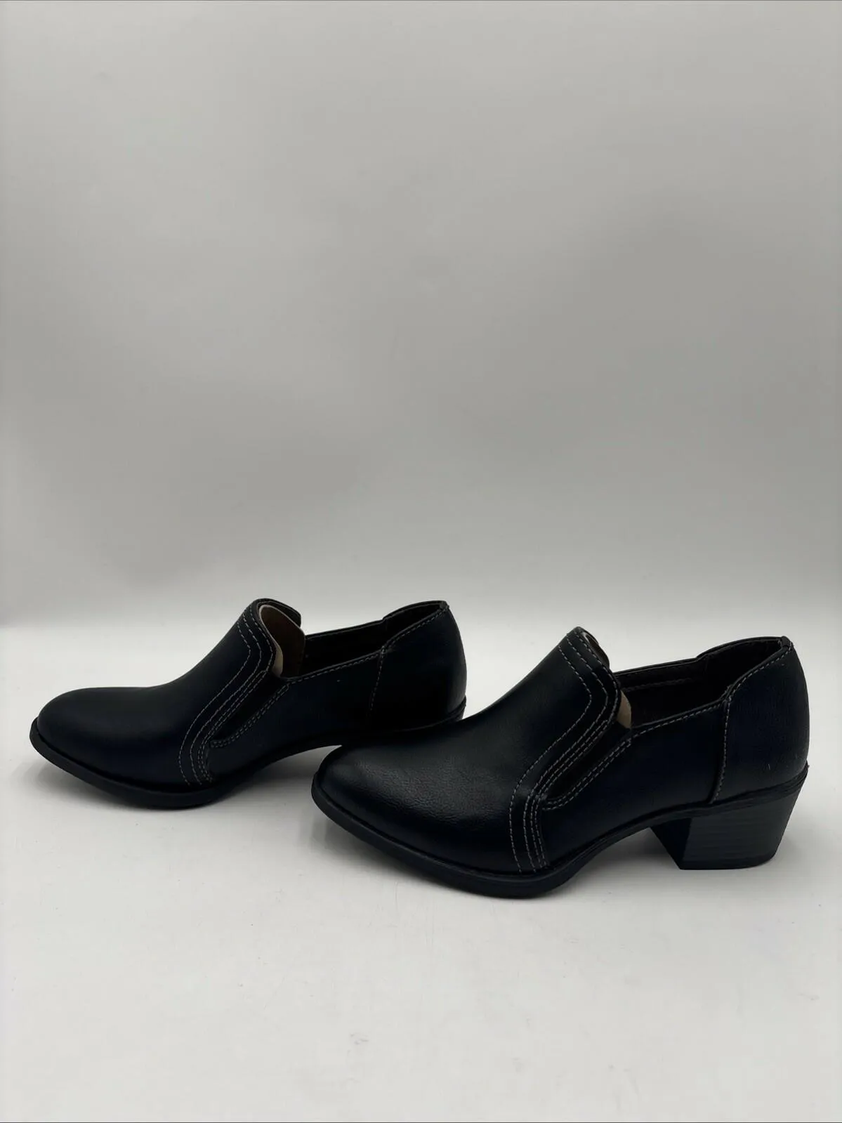 NWOB Women’s Eurosoft Augusta Heeled Loafers Black Size 6M/37