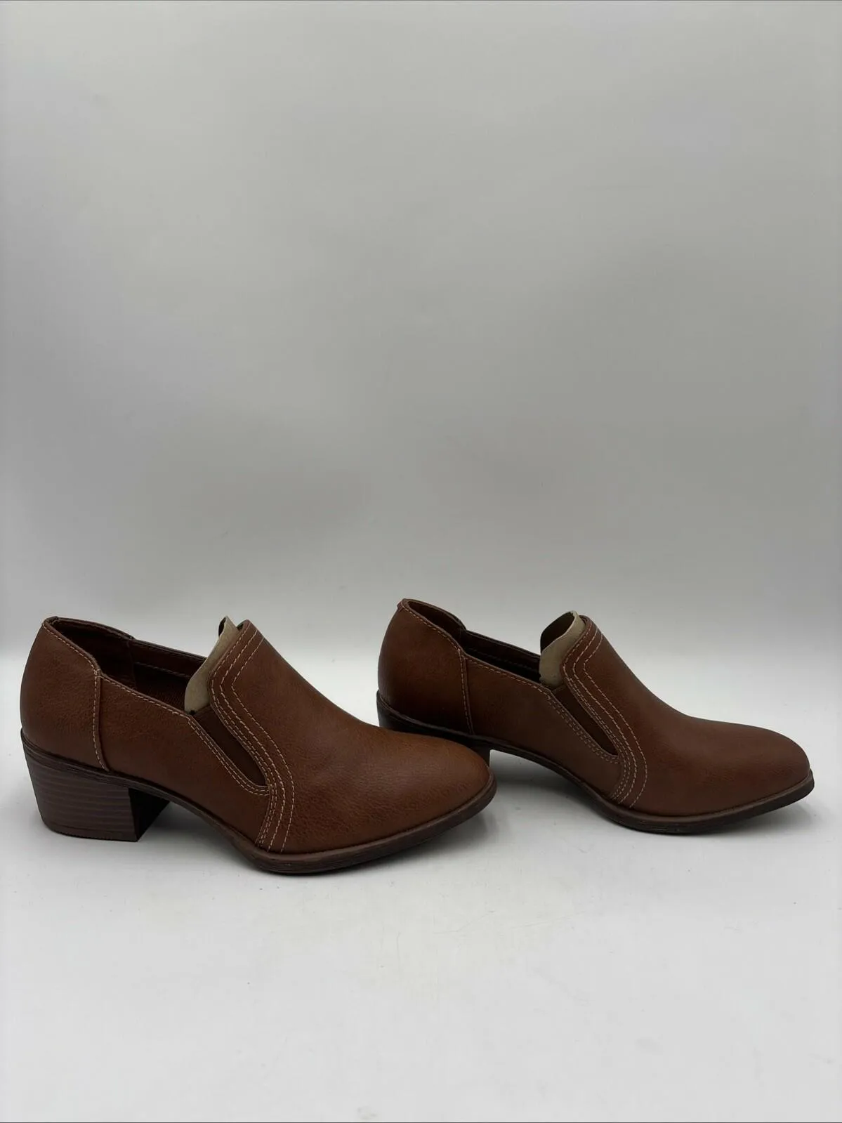 NWOB Women’s Eurosoft Augusta Heeled Loafers Tan Size 7.5M/38.5