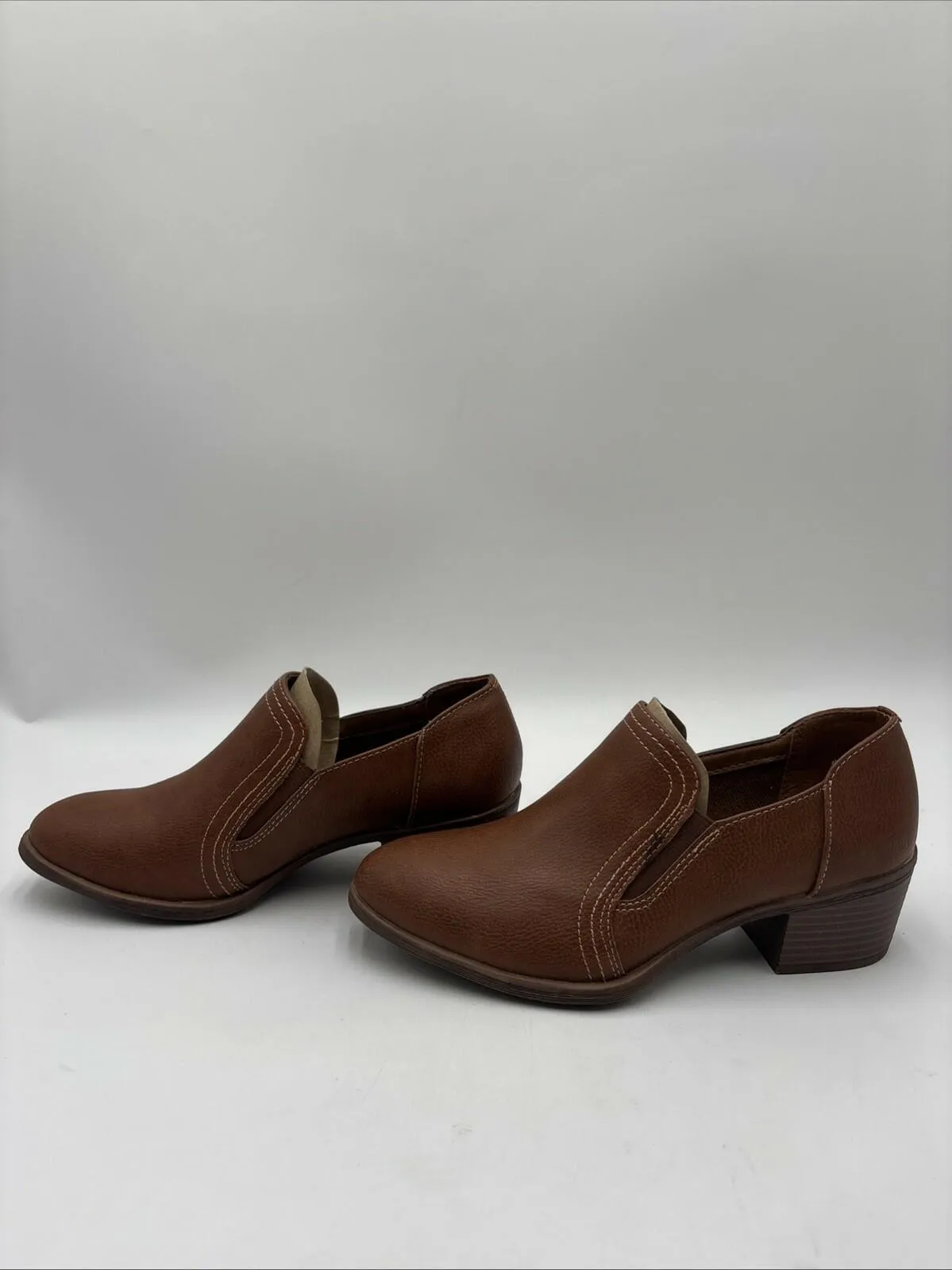 NWOB Women’s Eurosoft Augusta Heeled Loafers Tan Size 7.5M/38.5
