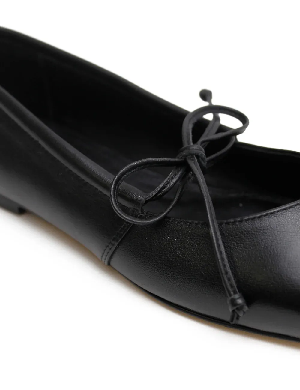 SQUARE TOE FLAT BLACK