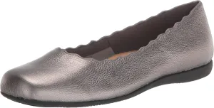 Trotters Women's Sabine Ballet Flat