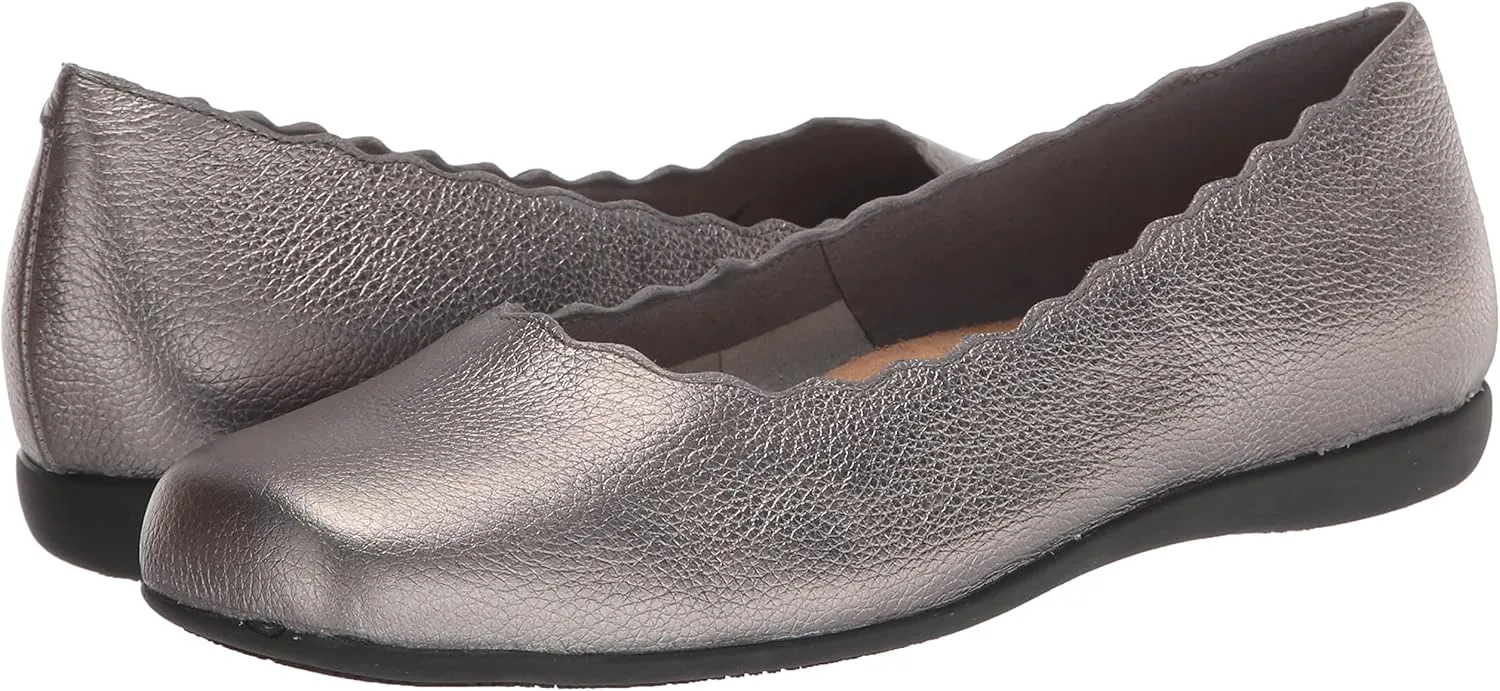 Trotters Women's Sabine Ballet Flat