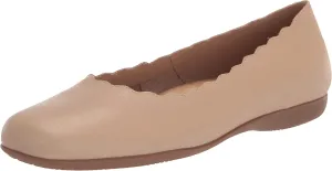 Trotters Women's Sabine Ballet Flat