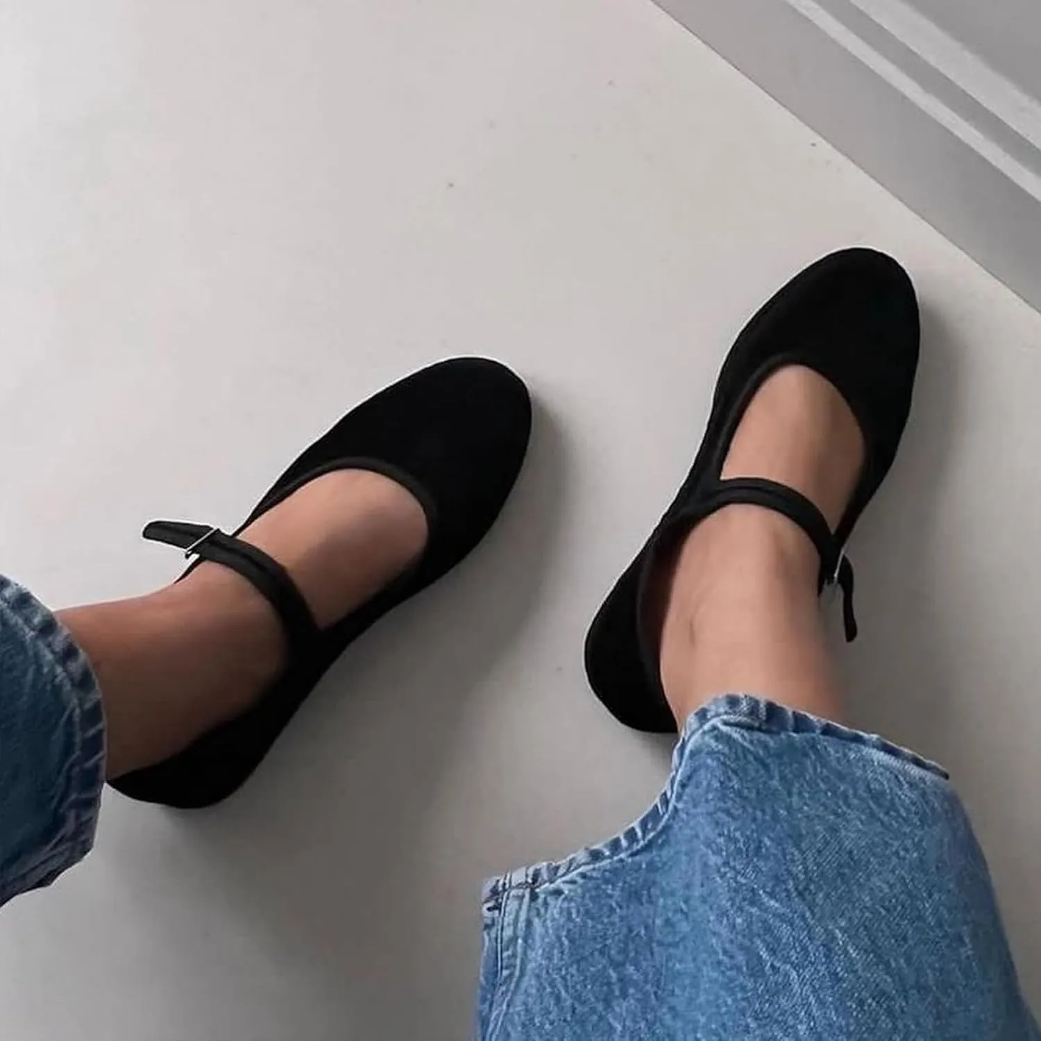 Velvet Ballet Flats for Women Cute Suede Round Toe Slip On Mary Jane Flats Casual Comfortable Ballerina Shoes
