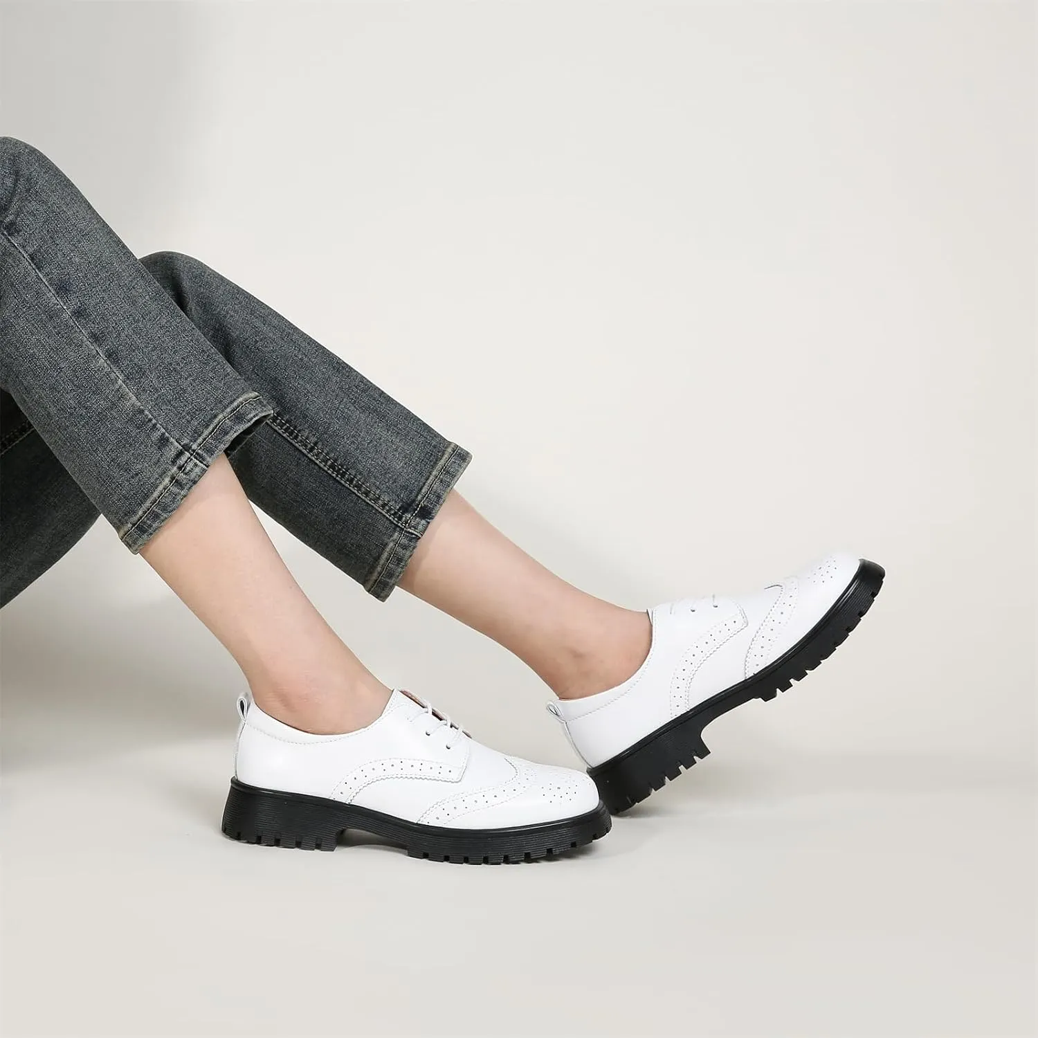 Veroders Women's Wingtip Brogue Oxfords Dress Pumps Platform Lace-Up Round Toe Oxfords Chunky Pumps Business Classic Formal School