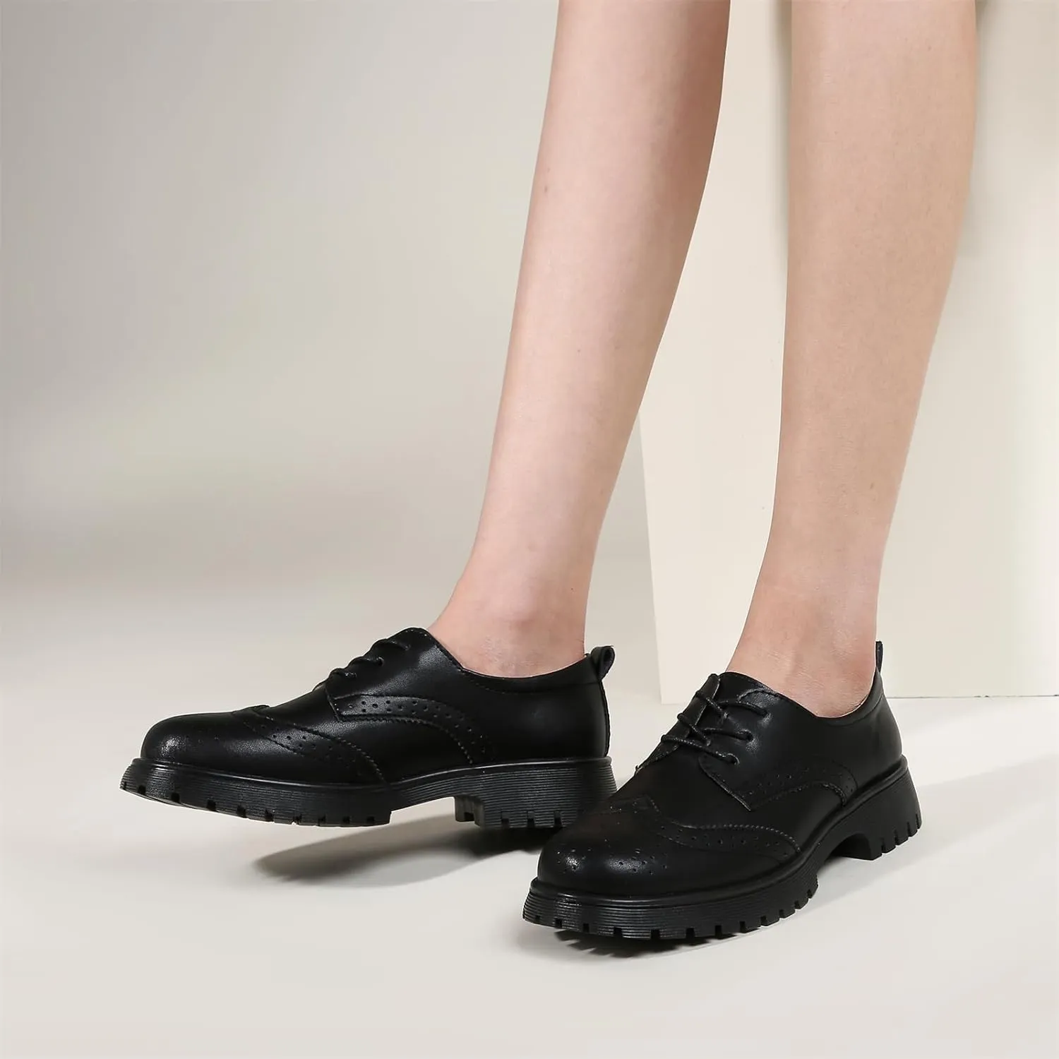 Veroders Women's Wingtip Brogue Oxfords Dress Pumps Platform Lace-Up Round Toe Oxfords Chunky Pumps Business Classic Formal School