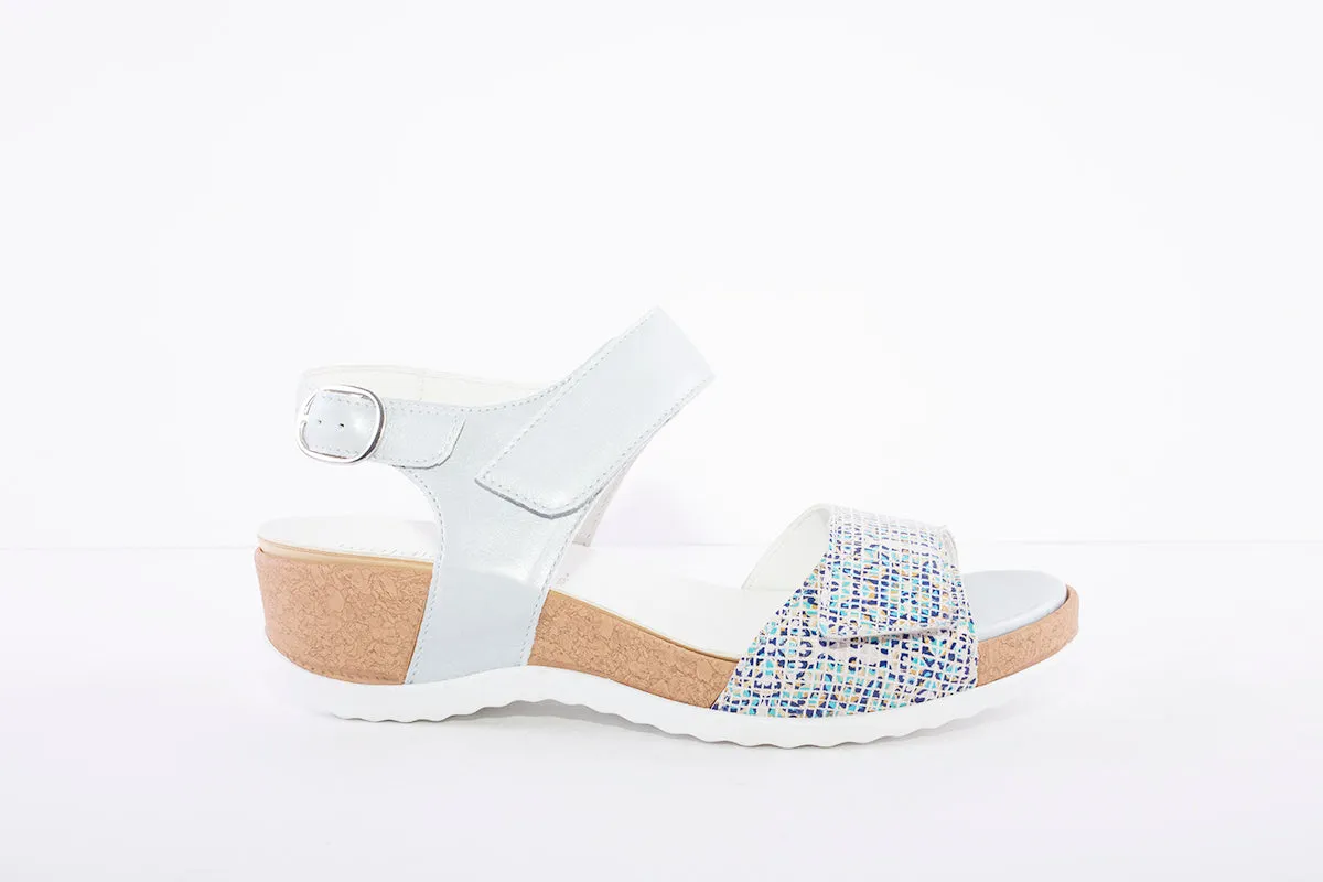 WALDLAUFER - HILDA WEDGE SANDAL - LIGHT BLUE