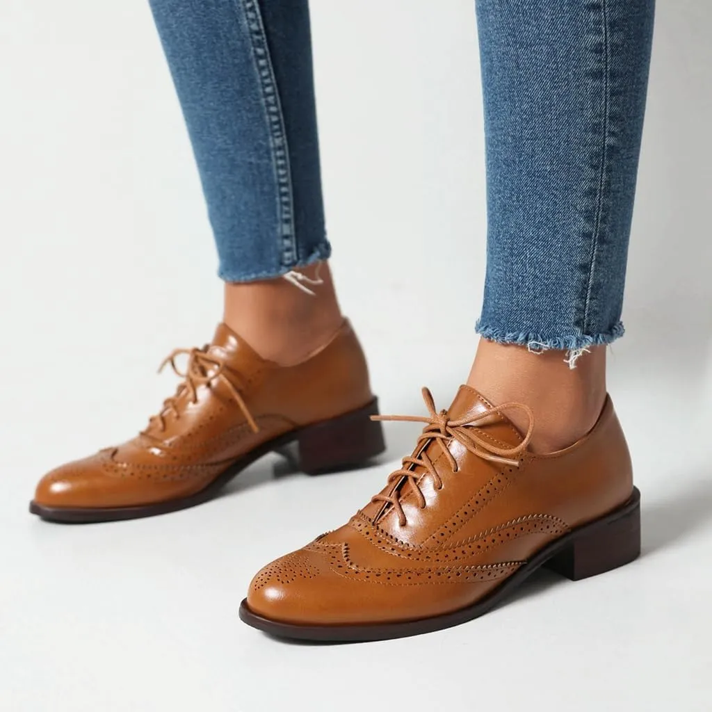 Women's Flat Saddle Oxford Shoes Round Toe Wingtip Perforated Lace Up Low Heel School Uniform Oxfords Brogues