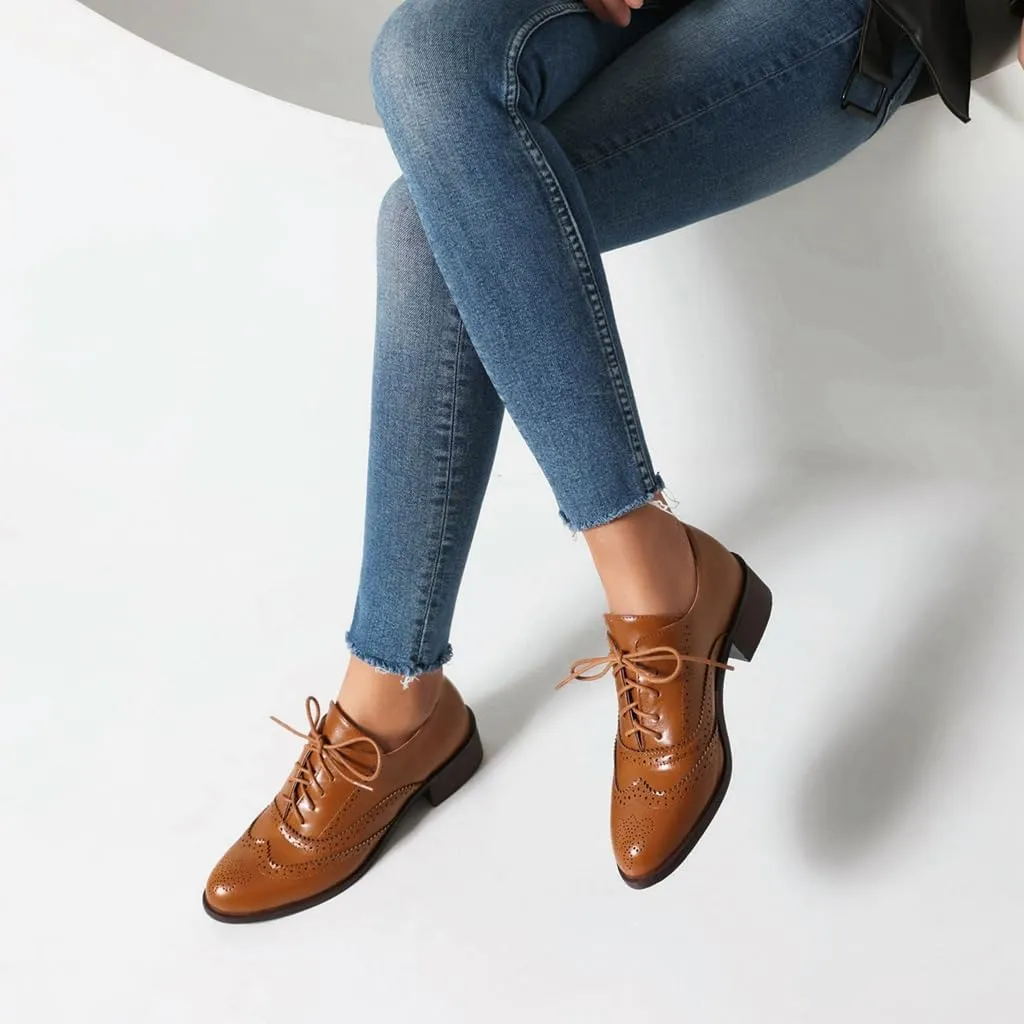 Women's Flat Saddle Oxford Shoes Round Toe Wingtip Perforated Lace Up Low Heel School Uniform Oxfords Brogues