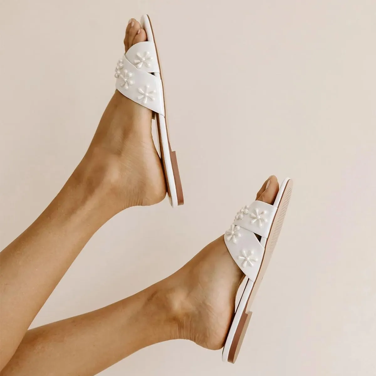 XYD Women Bloom Pearl Flower Flat Sandals for Bride Wedding Open Toe Mules Crossover Strap Dress Shoes